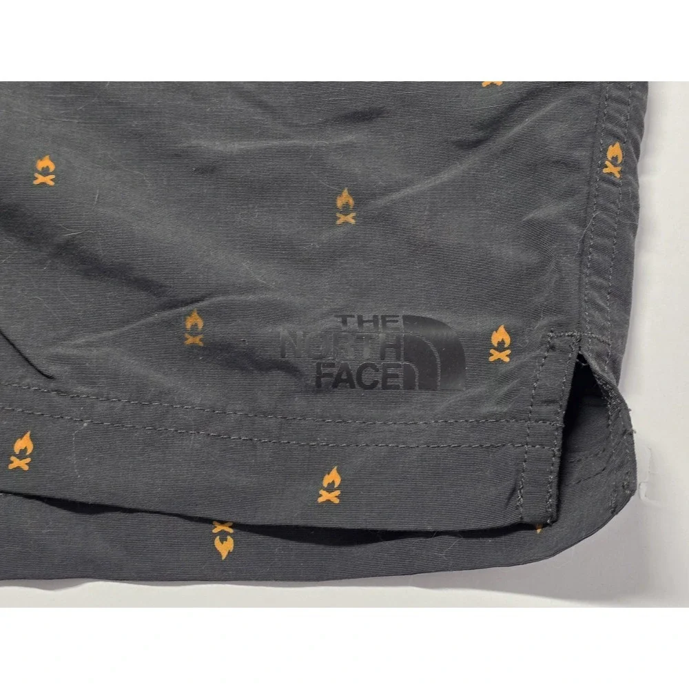 The North Face Mens Size‎ L Mesh Lined Campfire Print Short